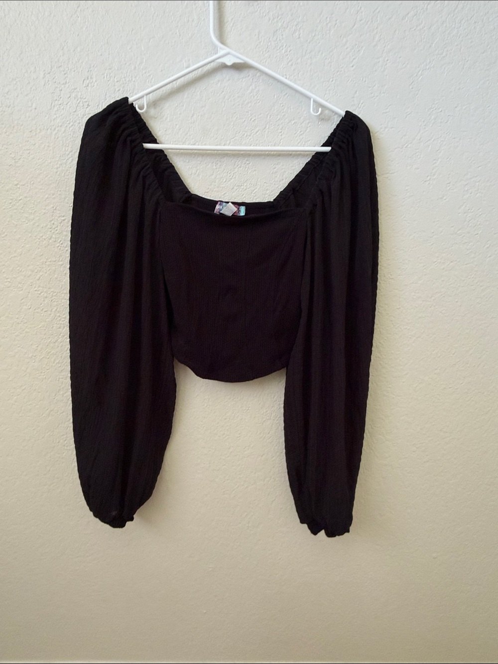 Black Off-Shoulder Long Sleeve Crop Top